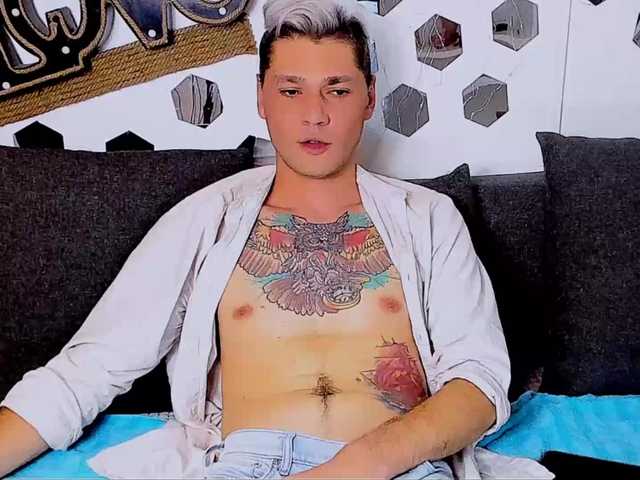 Live sex webcam photo for HangryAssActivDick #277174138