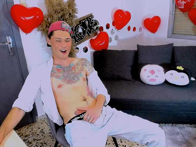 Live sex webcam photo for HangryAssActivDick #277278988