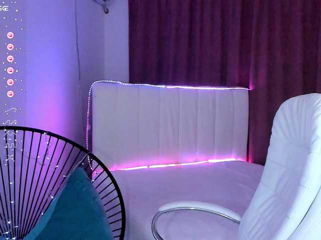 Live sex webcam photo for Hanissa1 #277316773