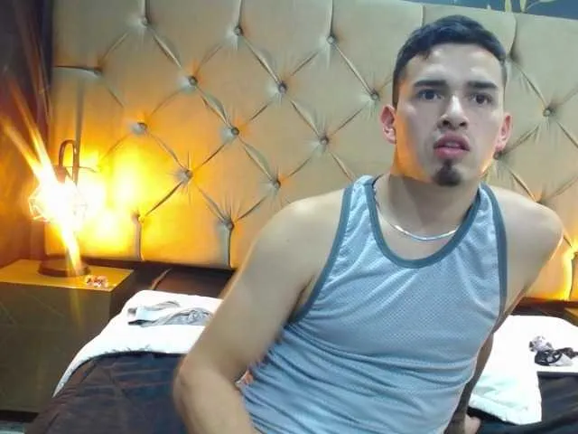 Live sex webcam photo for HannGranD- #278181868