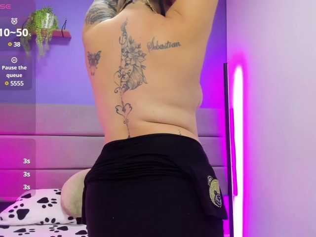 Live sex webcam photo for Hanna-Greeyy #290378468