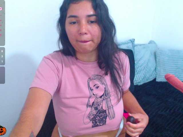 Live sex webcam photo for HannaAGT #292105096