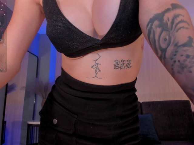 Live sex webcam photo for HannaConnor #277982800