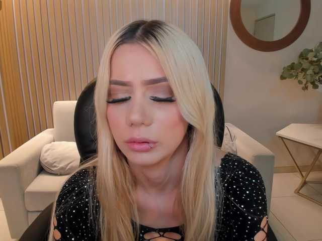 Live sex webcam photo for HannaConnor #278298876