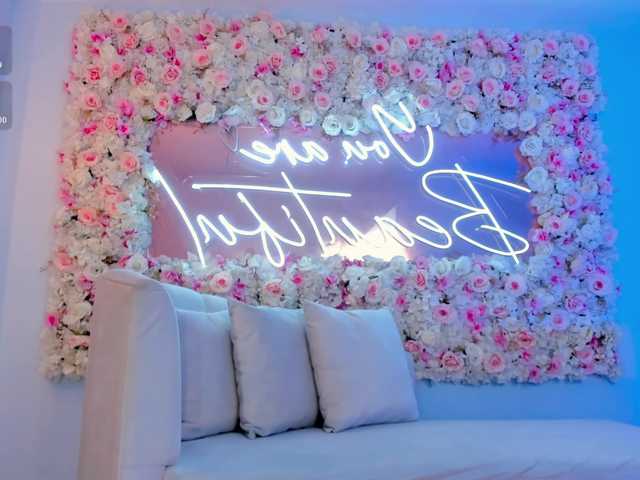 Live sex webcam photo for HannaConnor #290873327