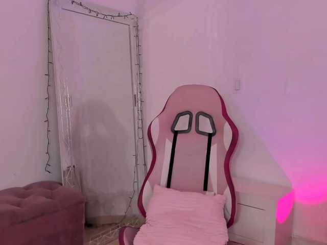 Live sex webcam photo for HannaGray2 #276816775