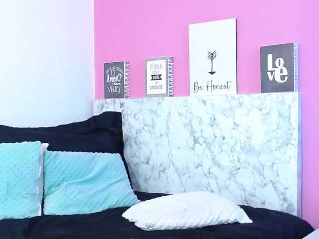 Live sex webcam photo for HannaLee #274038346