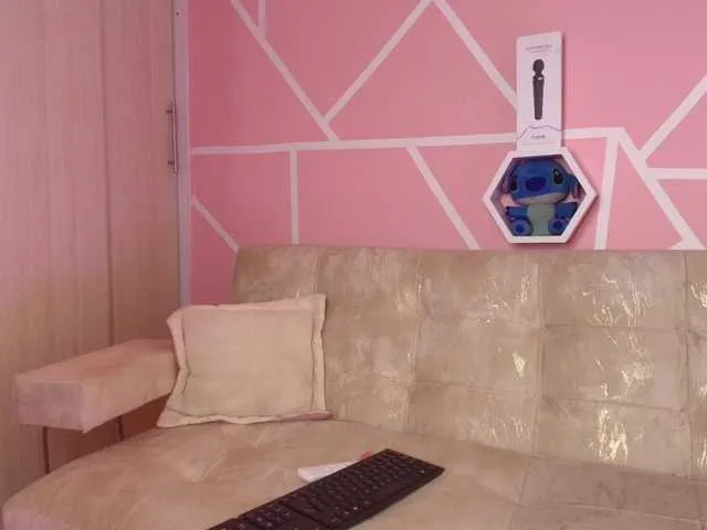 Live sex webcam photo for HannaLee #290493372