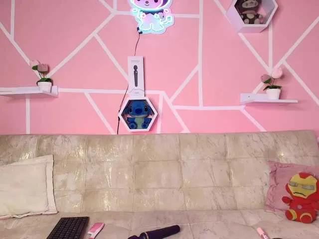 Live sex webcam photo for HannaLee #290613848