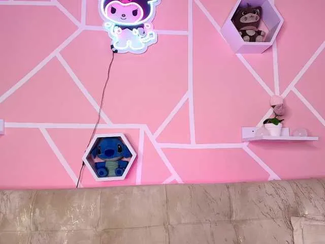 Live sex webcam photo for HannaLee #290757384