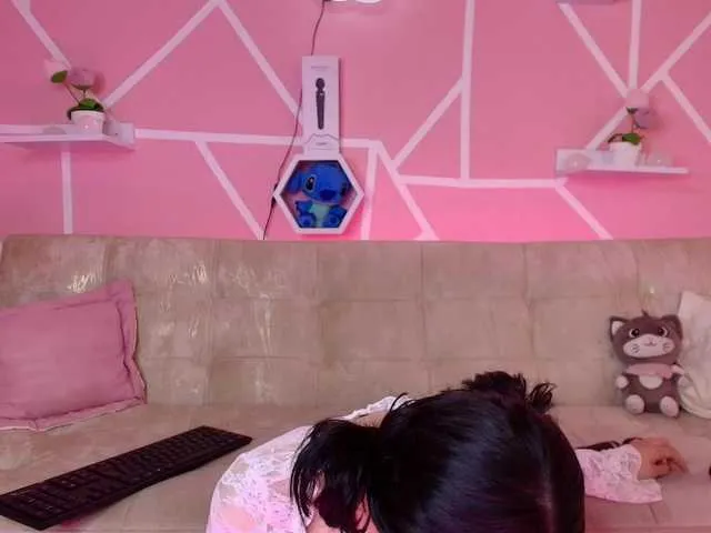 Live sex webcam photo for HannaLee #290877583