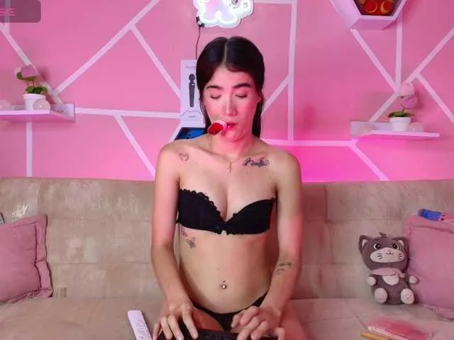 Live sex webcam photo for HannaLee #291620986