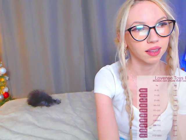 Live sex webcam photo for HannaMo #271791732