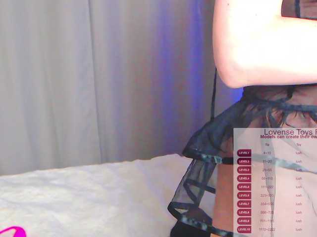 Live sex webcam photo for HannaMo #272242928