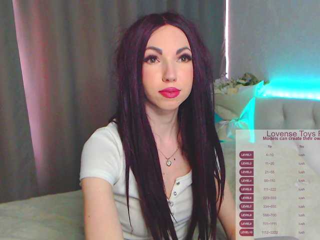 Live sex webcam photo for HannaMo #273293782