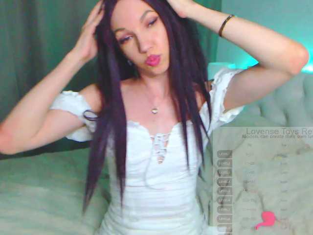 Live sex webcam photo for HannaMo #273805044