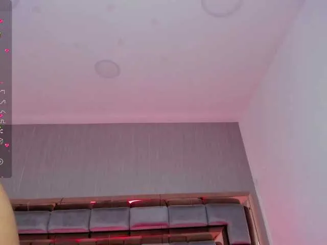 Live sex webcam photo for HannaParcker #278291596