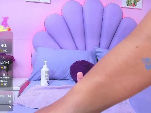 Live sex webcam photo for HannaPretthy #291487750
