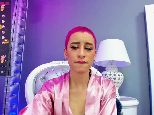 Live sex webcam photo for HannaRomero #273194921