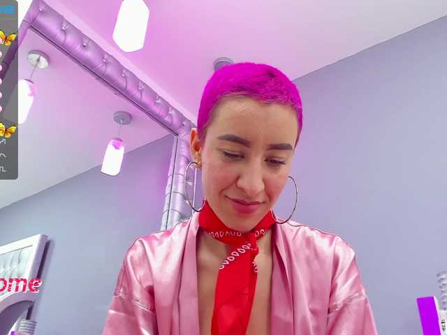 Live sex webcam photo for HannaRomero #273341942