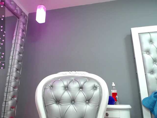 Live sex webcam photo for HannaRomero #273466630