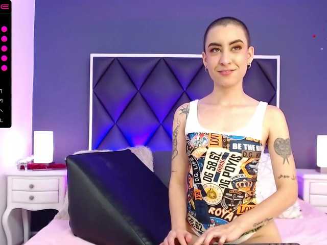 Live sex webcam photo for HannaRomero #273985106