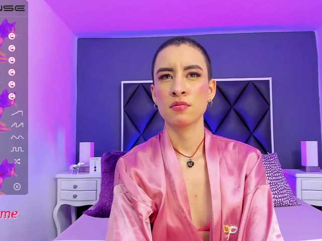 Live sex webcam photo for HannaRomero #274069723