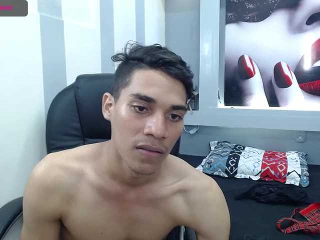 Live sex webcam photo for HannaSnaw #272776532