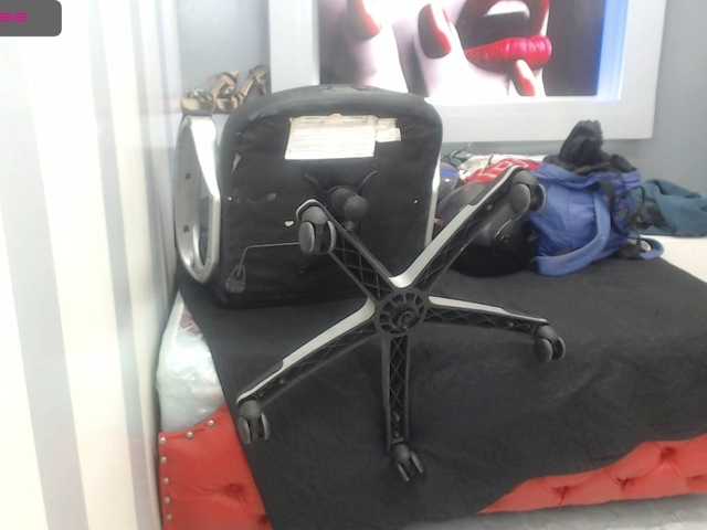 Live sex webcam photo for HannaSnaw #272961845