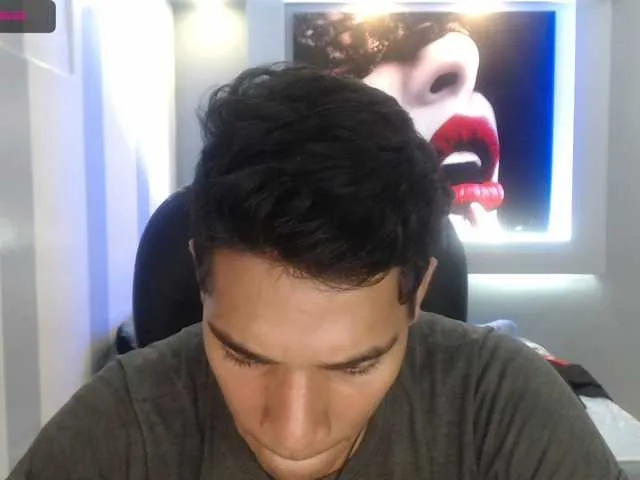 Live sex webcam photo for HannaSnaw #273158783