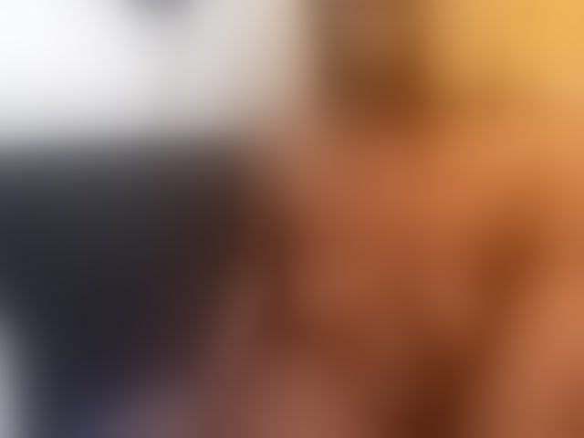 Live sex webcam photo for HannahCox19 #293073909