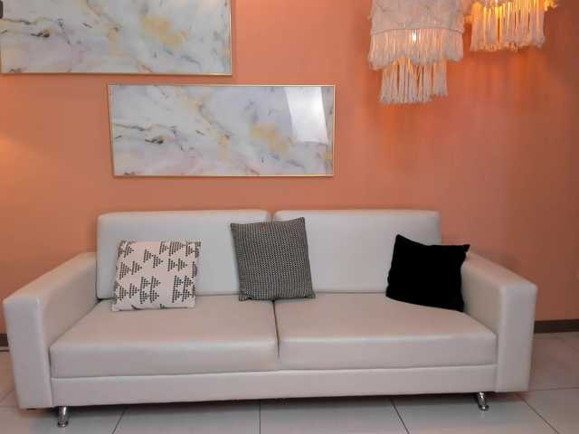 Live sex webcam photo for HannahDavis #276220780