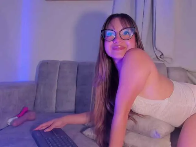 Live sex webcam photo for HannahDavis #292257949