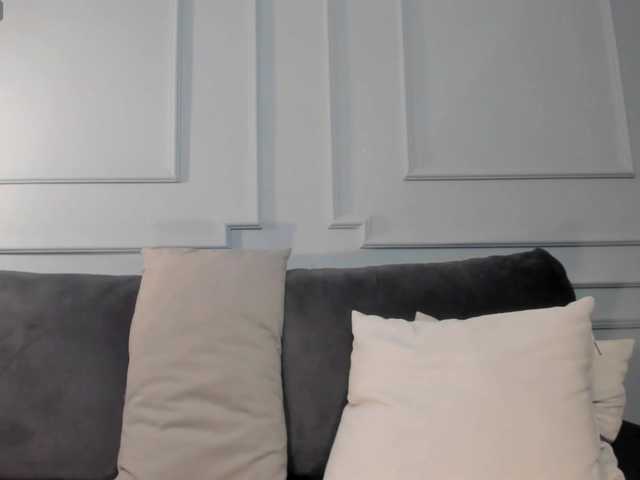 Live sex webcam photo for HannahJames #277878153