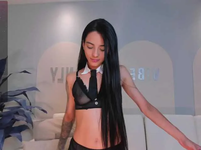 Live sex webcam photo for HannahJames #278125821