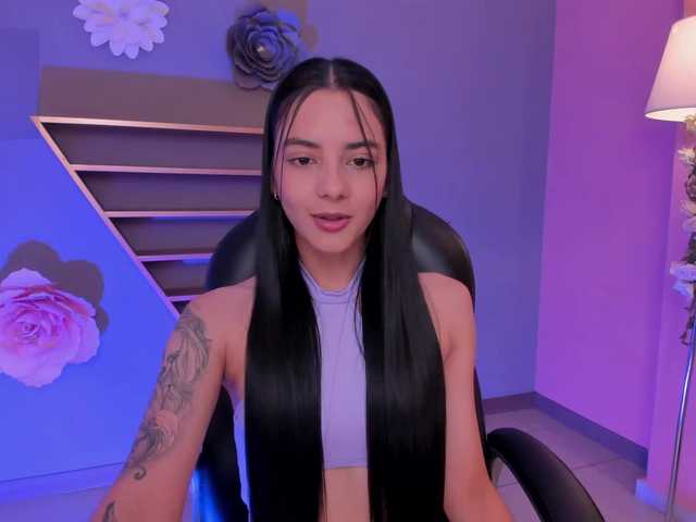 Live sex webcam photo for HannahJames #290848856