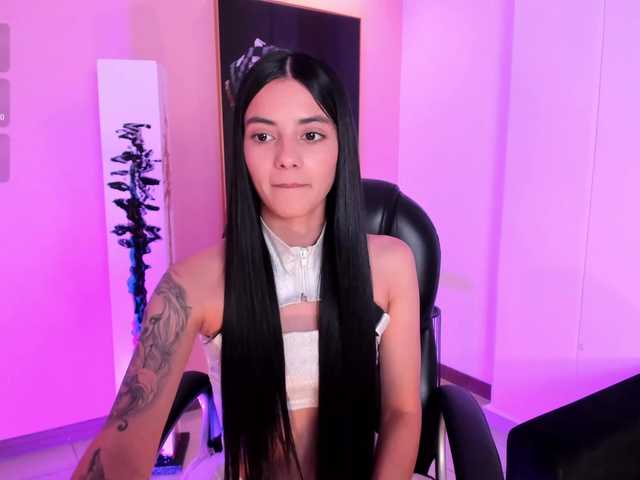 Live sex webcam photo for HannahJames #290926598