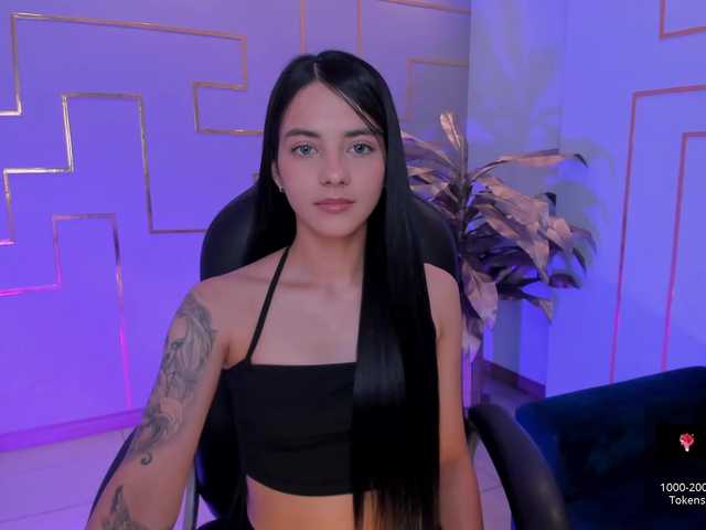 Live sex webcam photo for HannahJames #290952935