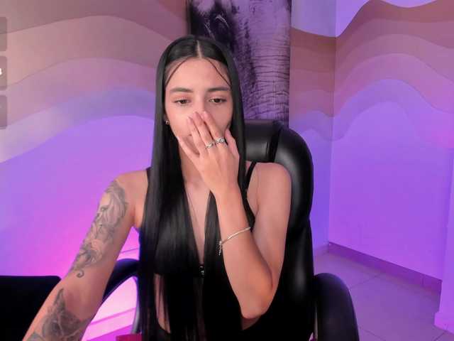 Live sex webcam photo for HannahJames #290979192