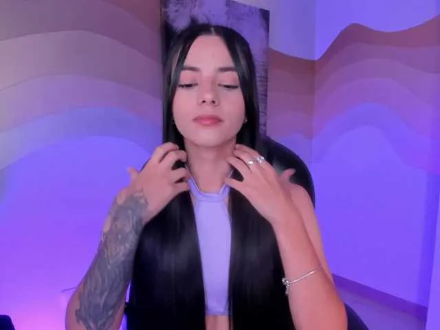 Live sex webcam photo for HannahJames #291548518