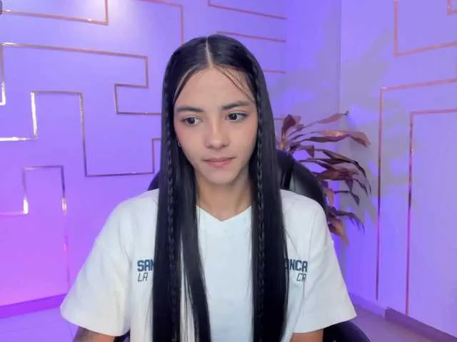 Live sex webcam photo for HannahJames #291873880