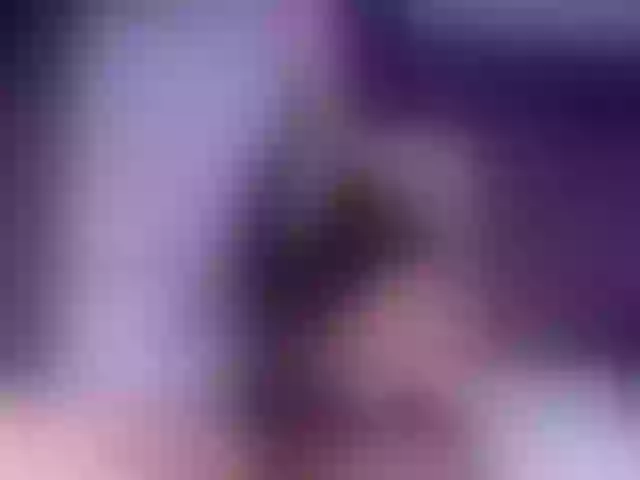 Live sex webcam photo for HannahLens #275575394
