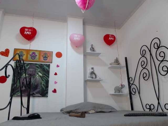 Live sex webcam photo for HannahParker #272539339