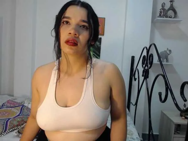 Live sex webcam photo for HannahParker #273253943