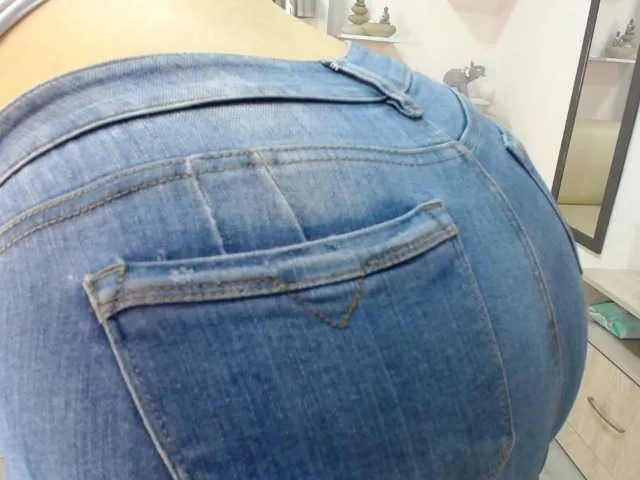 Live sex webcam photo for HannahParker #273381127