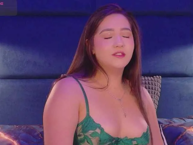 Live sex webcam photo for HannahPrada #293707372