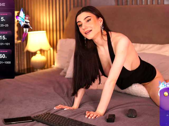 Live sex webcam photo for HannahReynold #277841892