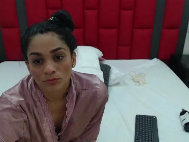 Live sex webcam photo for HannahSky #272593775