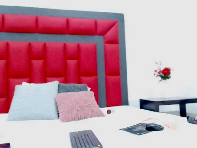 Live sex webcam photo for HannahSky #273061000