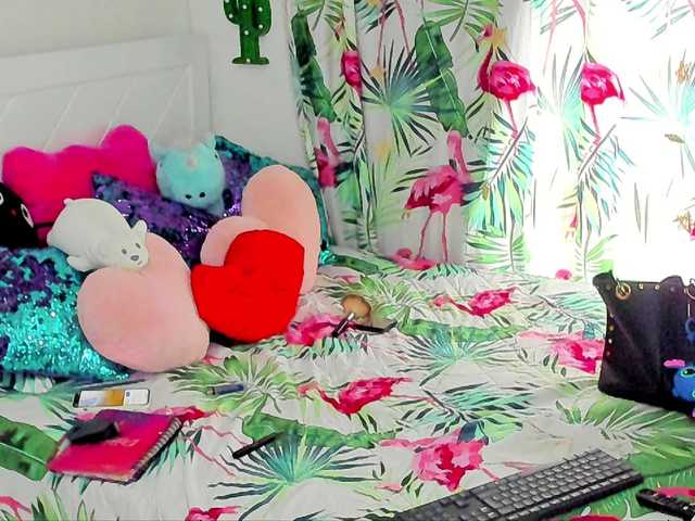 Live sex webcam photo for HannahTight #273647588